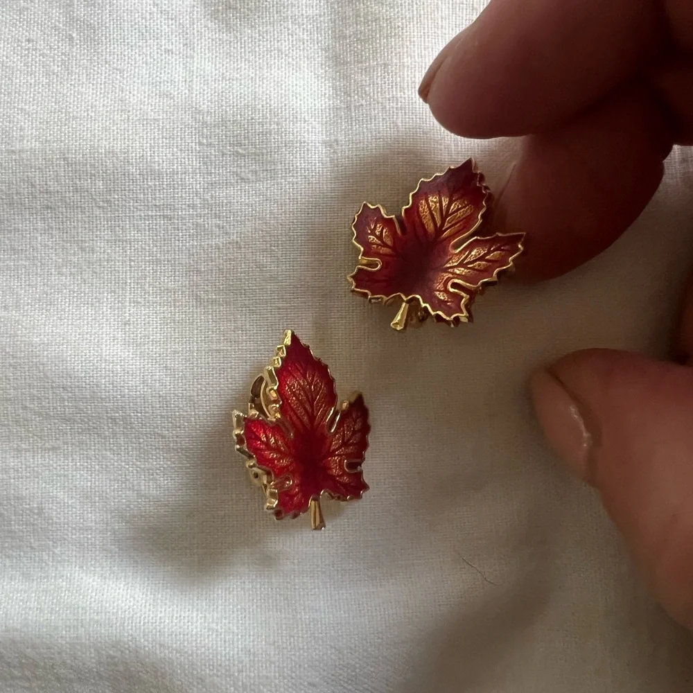 Vintage Elegant Red Leaf Earrings